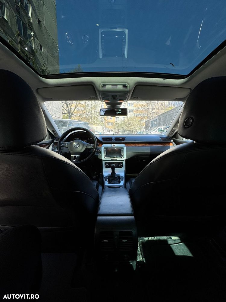 Volkswagen Passat CC - 11