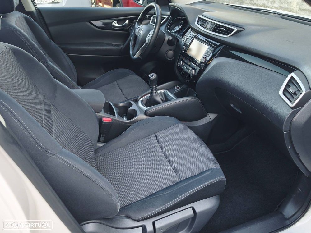 Nissan Qashqai 1.5 dCi N-Connecta - 16
