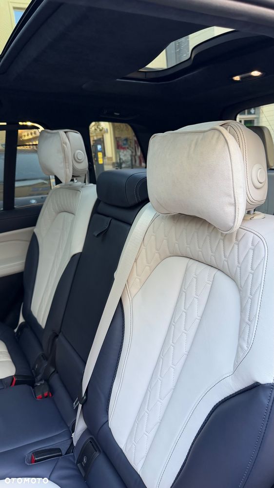 BMW X7 M50i sport - 23