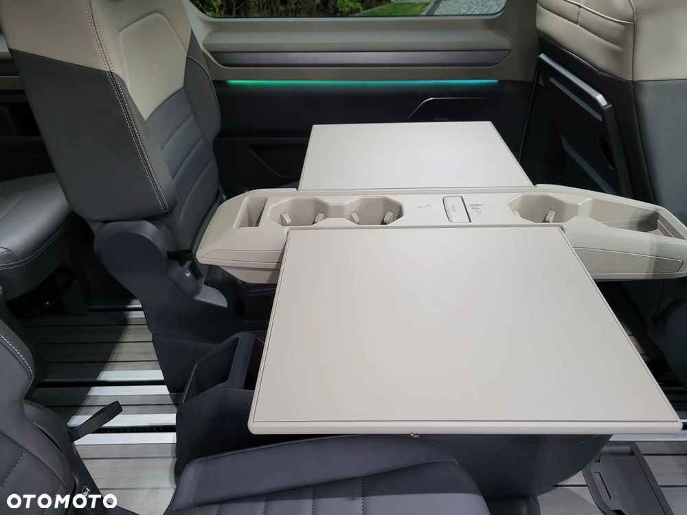 Volkswagen Multivan - 7