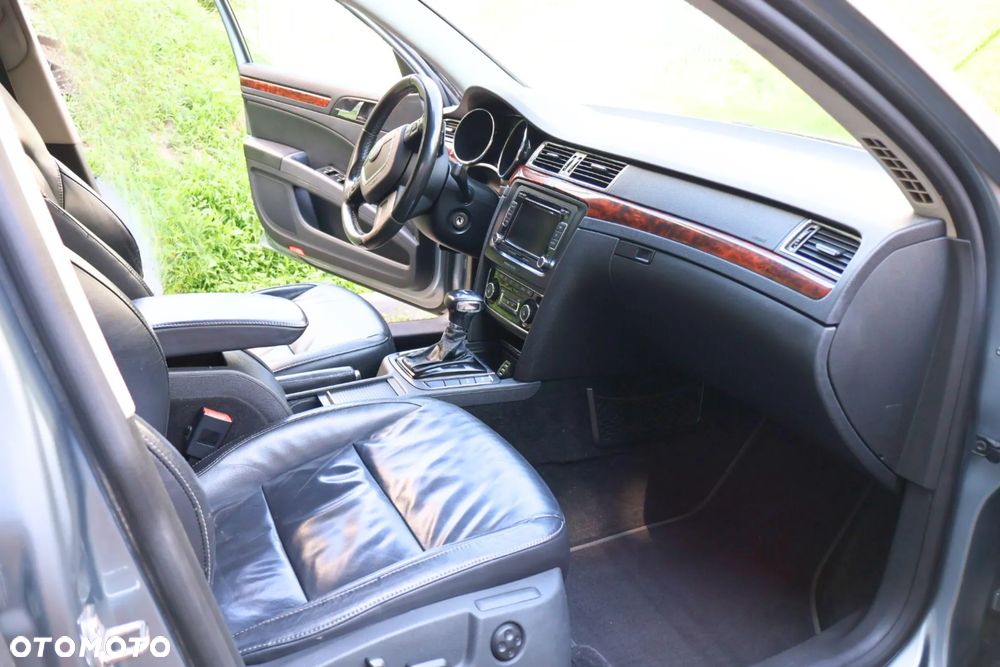 Skoda Superb 2.0 TDI Elegance DSG - 12