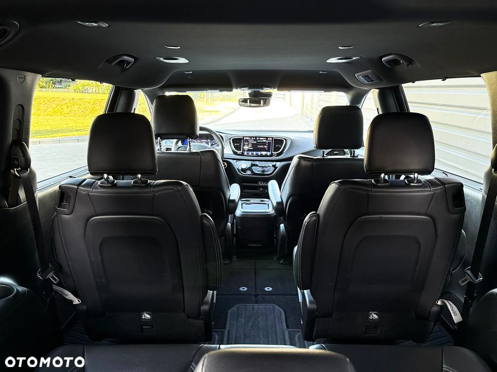 Chrysler Pacifica - 34
