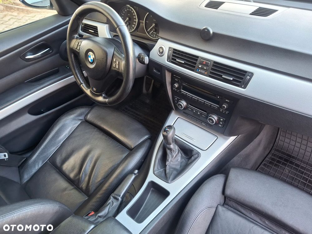 BMW Seria 3 318d DPF Edition Sport - 27