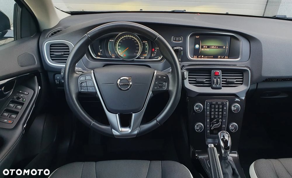 Volvo V40 Cross Country T3 Drive-E Dynamic Edition - 11