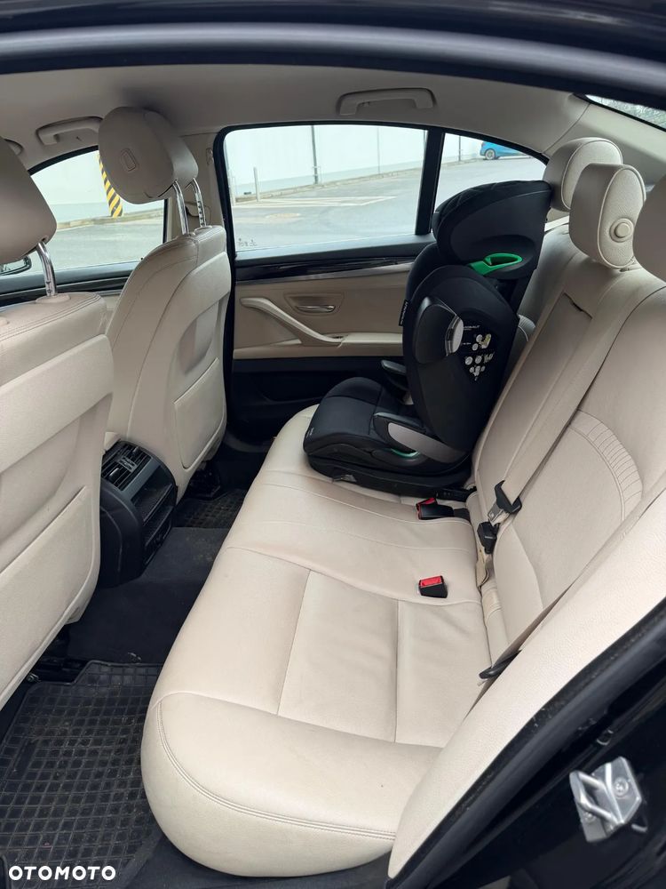 BMW Seria 5 520d xDrive Luxury Line - 13
