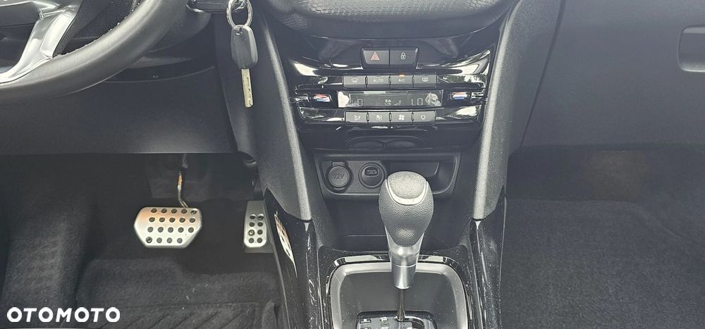 Peugeot 2008 ver-puretech-110-gpf-stop-start-eat6-crossway - 29