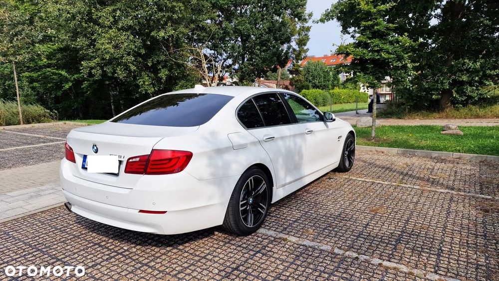 BMW Seria 5 528i xDrive - 5