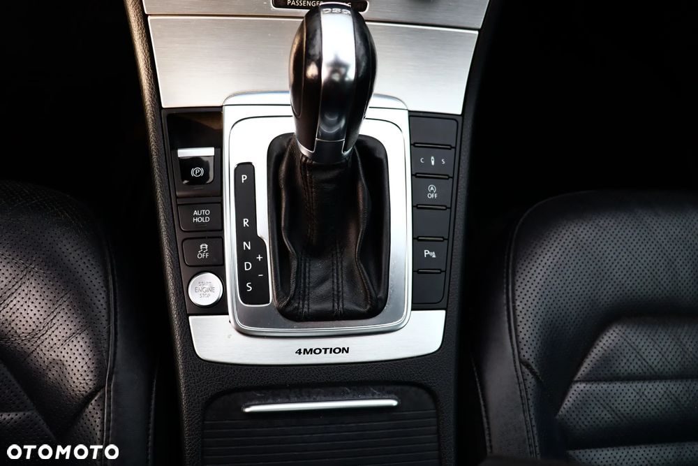 Volkswagen Passat 2.0 TDI Highline DSG - 14