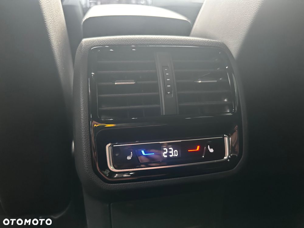 Volkswagen Passat - 14