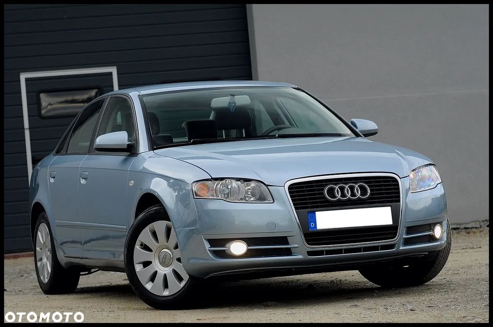 Audi A4 Limousine - 9