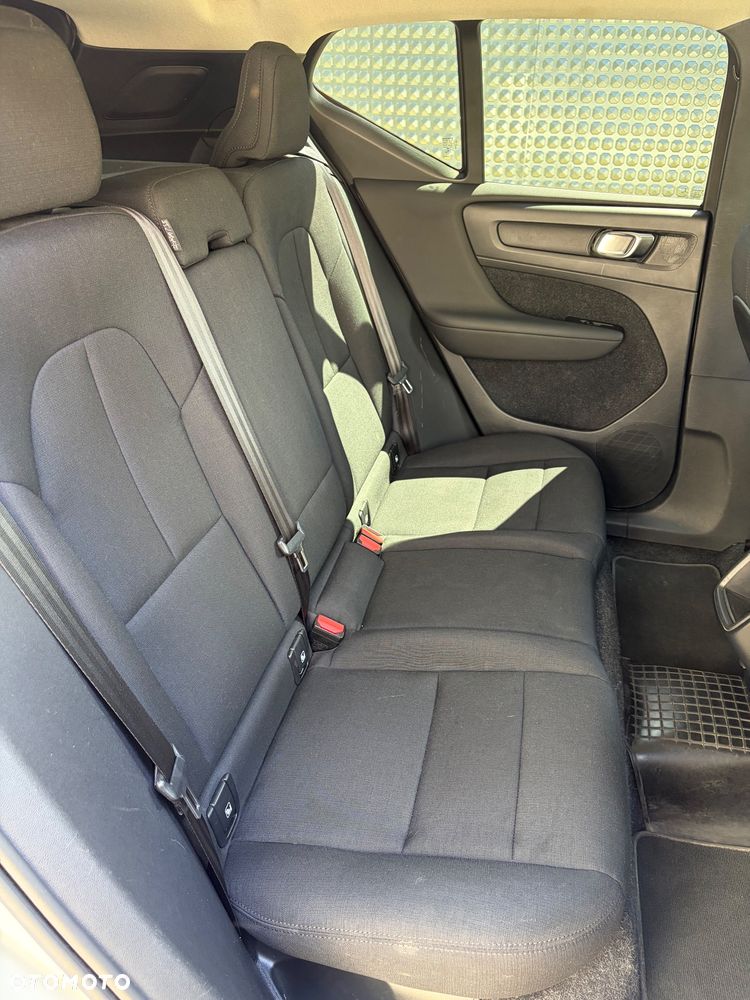 Volvo XC 40 T3 Momentum - 8