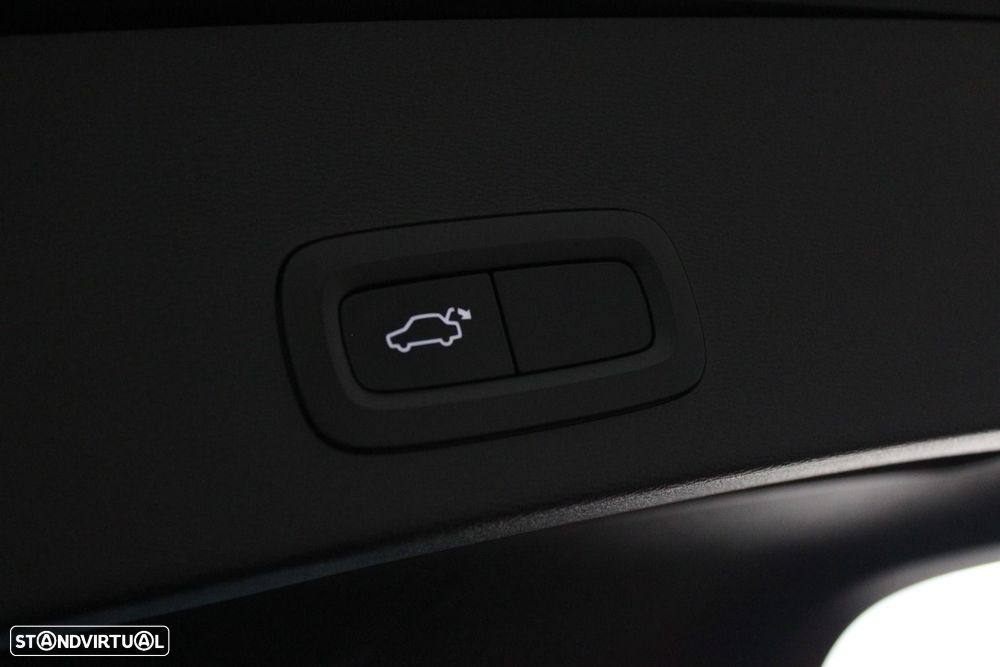 Volvo XC 40 2.0 D3 Momentum Plus Geartronic — fotografia 32