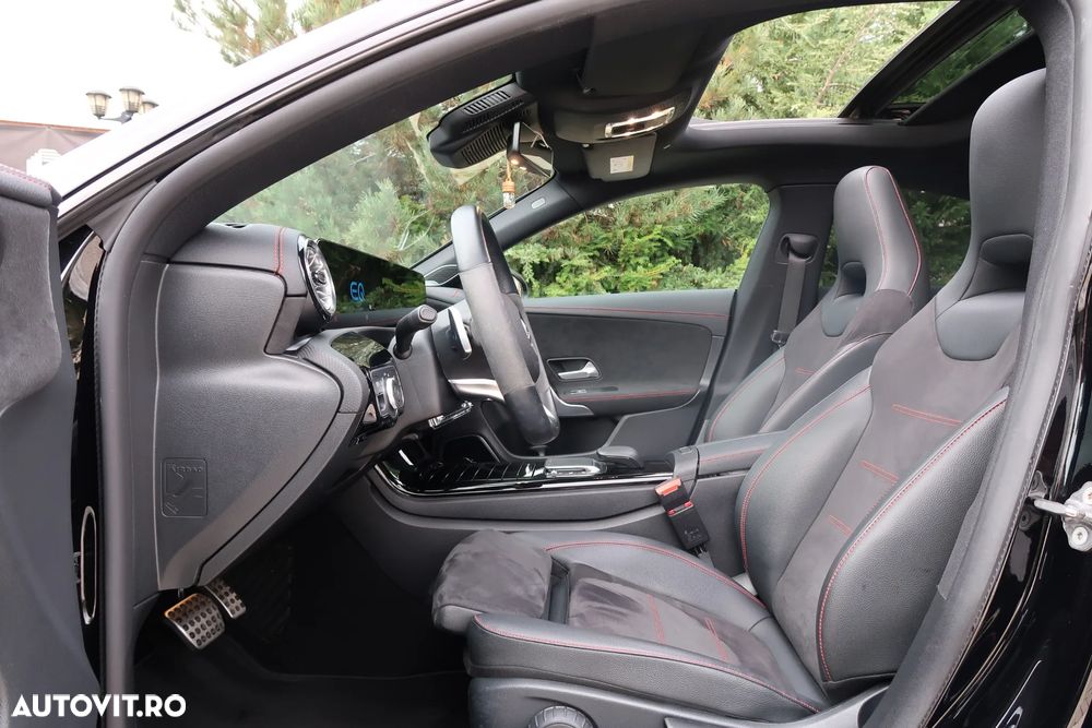 Mercedes-Benz CLA 250 e 8G-DCT AMG Line - 10