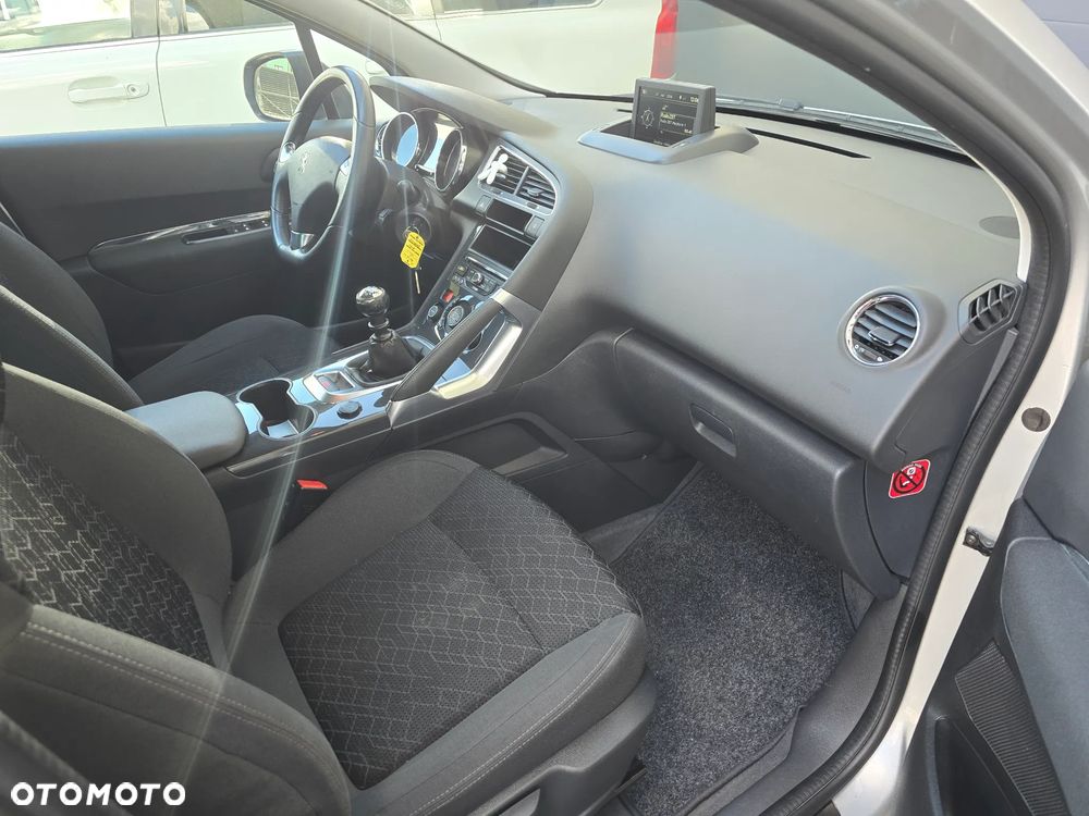 Peugeot 3008 HDi 115 Allure - 15