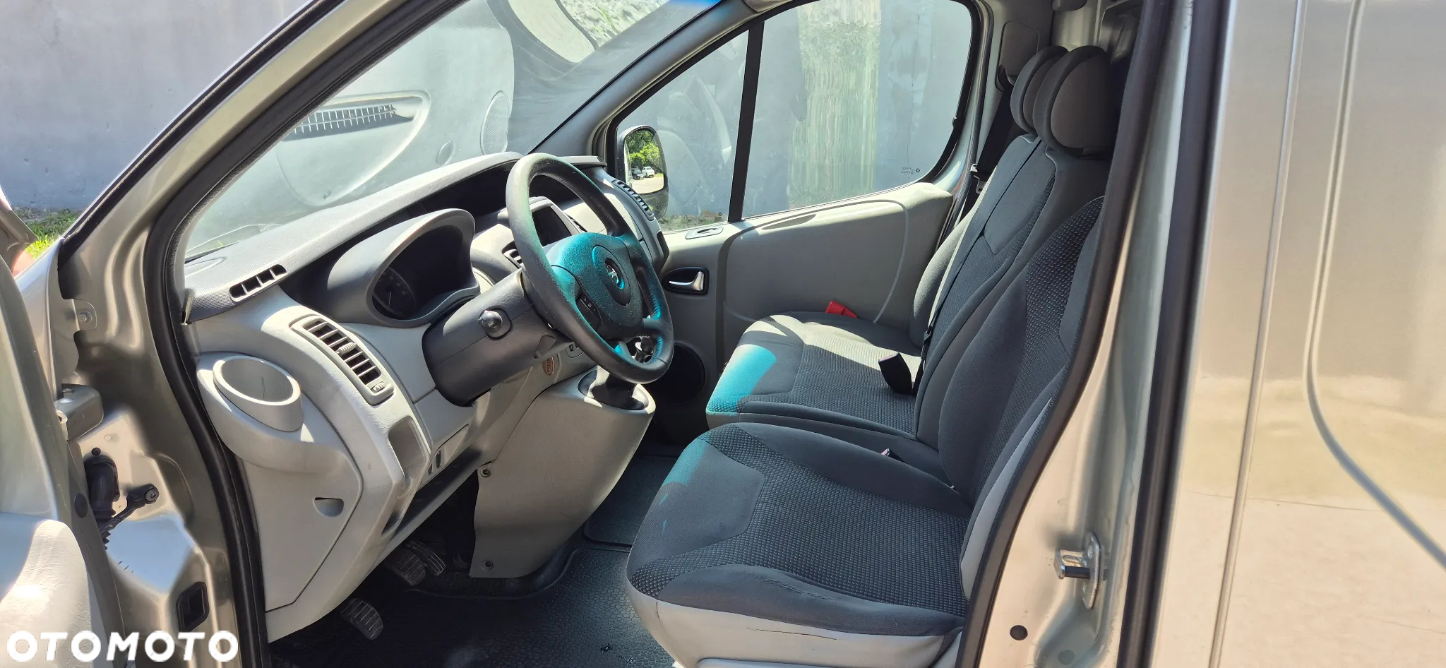 Opel Vivaro - 8