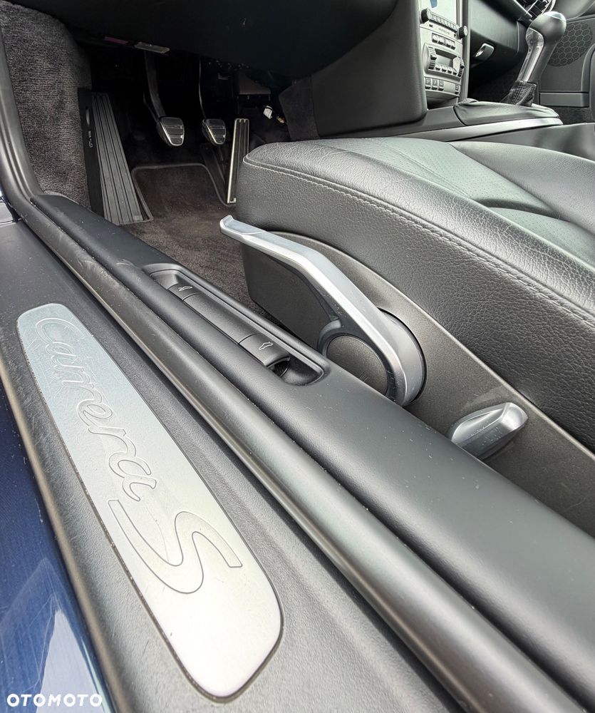 Porsche 911 Carrera S - 14