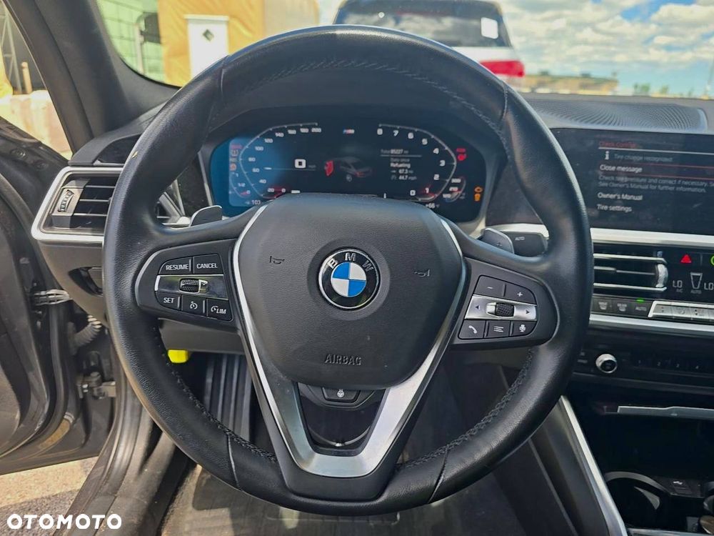 BMW Seria 3 330i xDrive Sport Line - 11