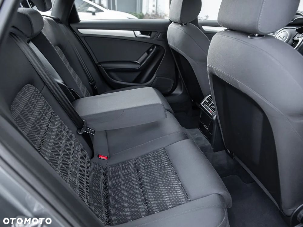 Audi A4 Limousine - 30