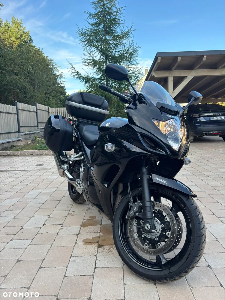 Suzuki GSX - 24