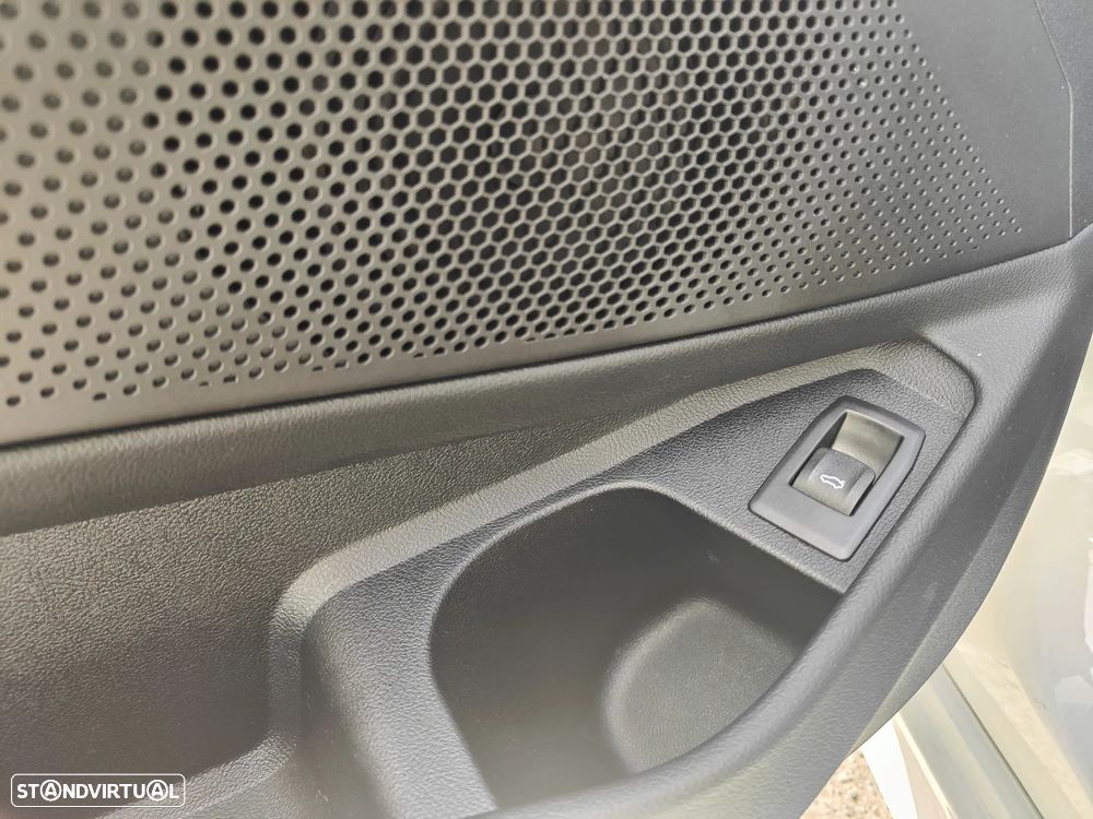 BMW 318 d Touring Auto - 10