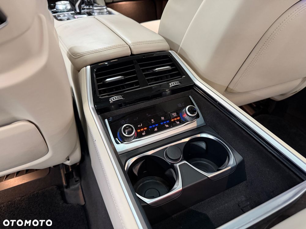 BMW Seria 7 - 29