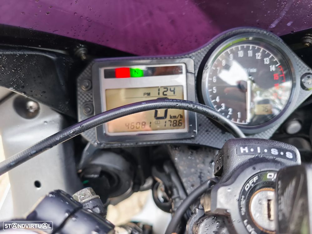 Honda CBR 600 F4 - 6