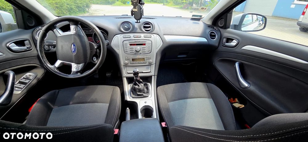 Ford Mondeo 1.8 TDCi Ghia - 11
