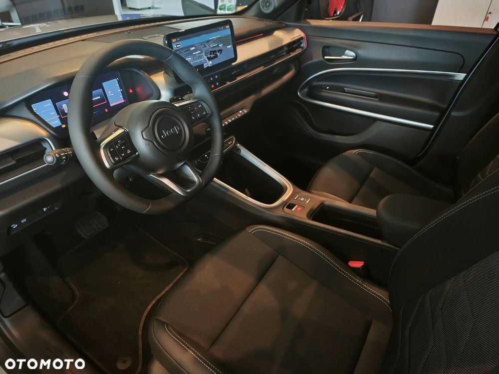 Jeep Avenger 1.2 T3 mHEV Summit FWD eDCT6 - 12