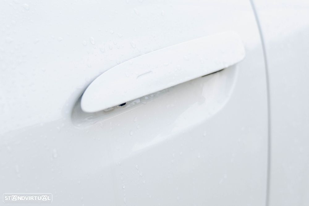 Porsche Taycan Cross Turismo 4 - 7