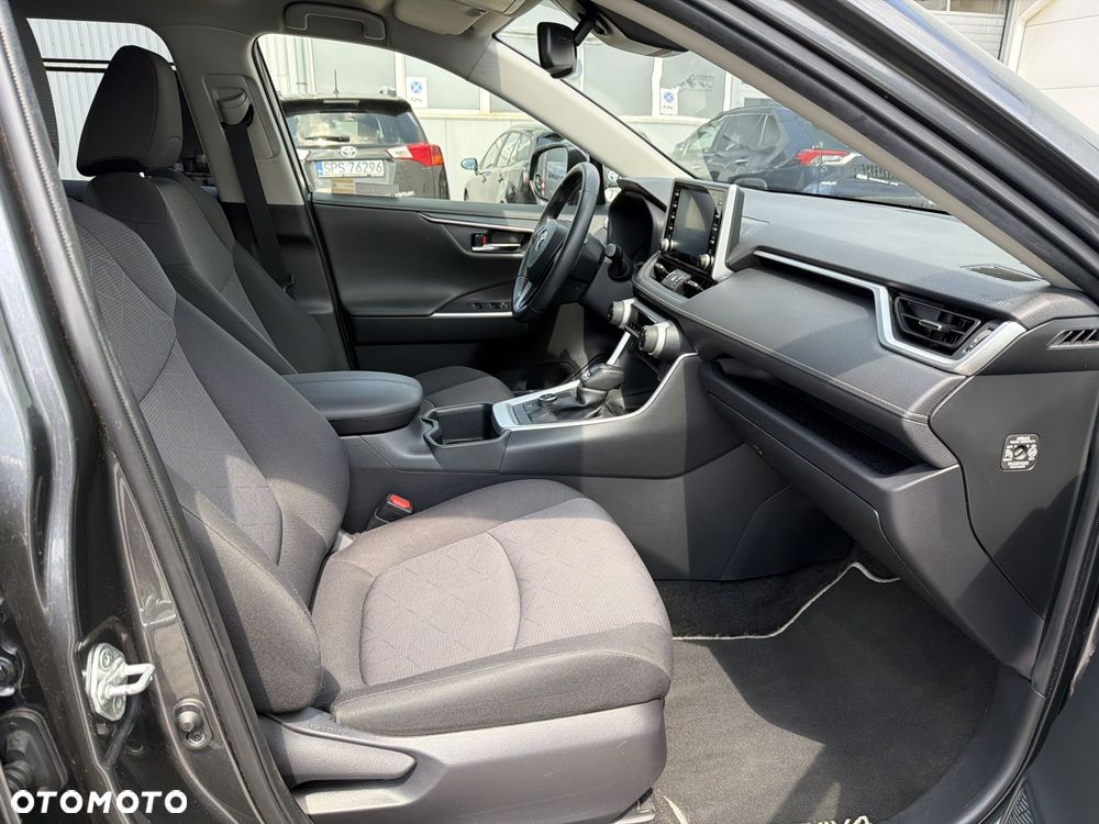 Toyota RAV4 - 8