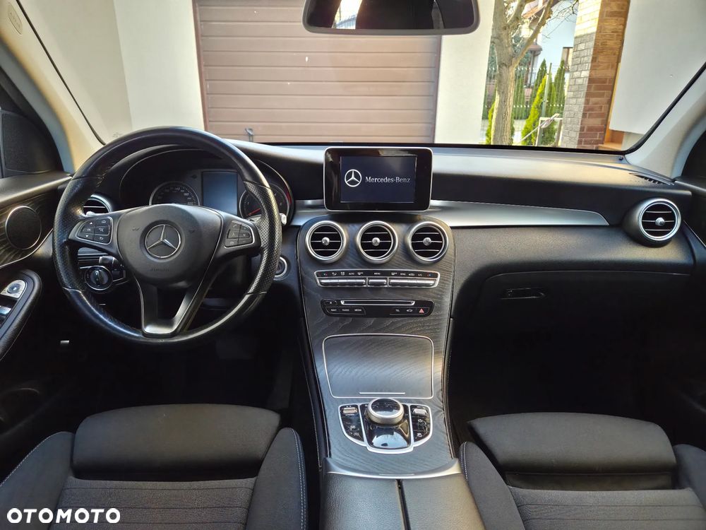 Mercedes-Benz GLC - 30