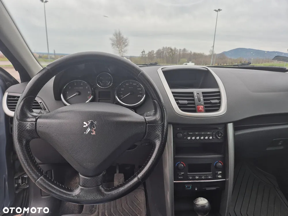 Peugeot 207 - 8