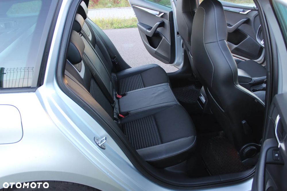Skoda Octavia 2.0 TDI RS - 32