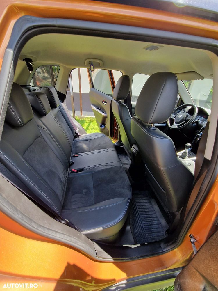 Suzuki Vitara 1.6 DDIS 4X4 Luxus - 6