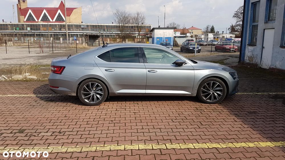 Skoda Superb 2.0 TDI L&K DSG - 1