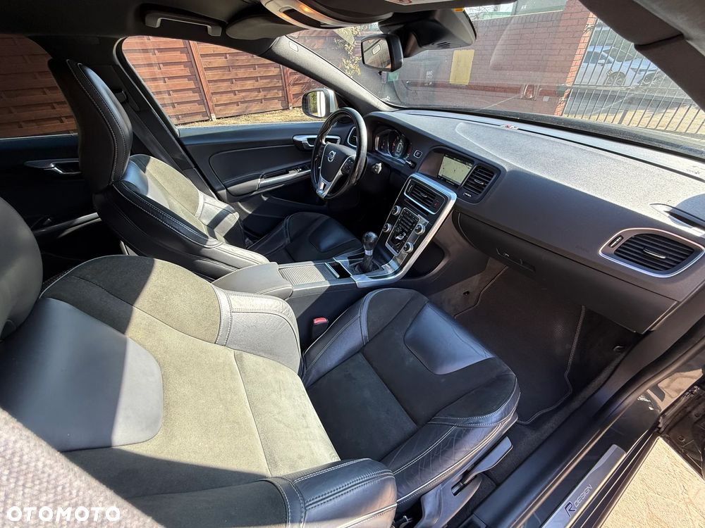 Volvo V60 D2 R-Design Summum - 9