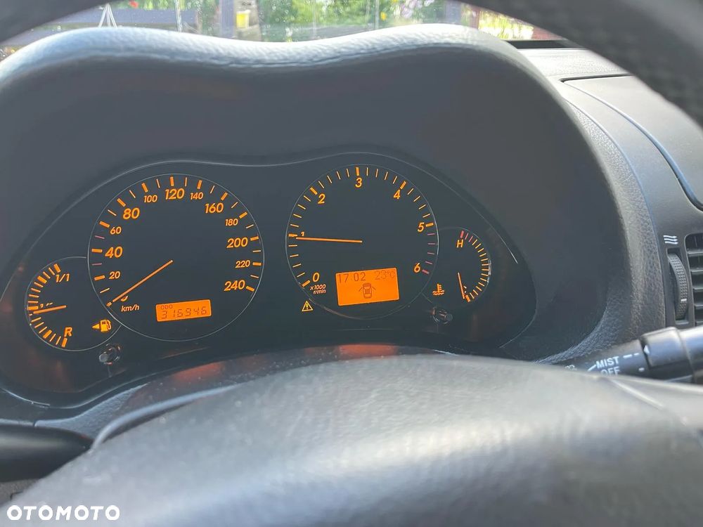 Toyota Avensis 2.2 D-4D Sol - 8