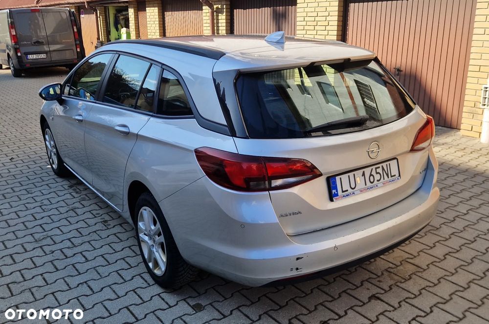 Opel Astra 1.6 CDTI Enjoy - 11