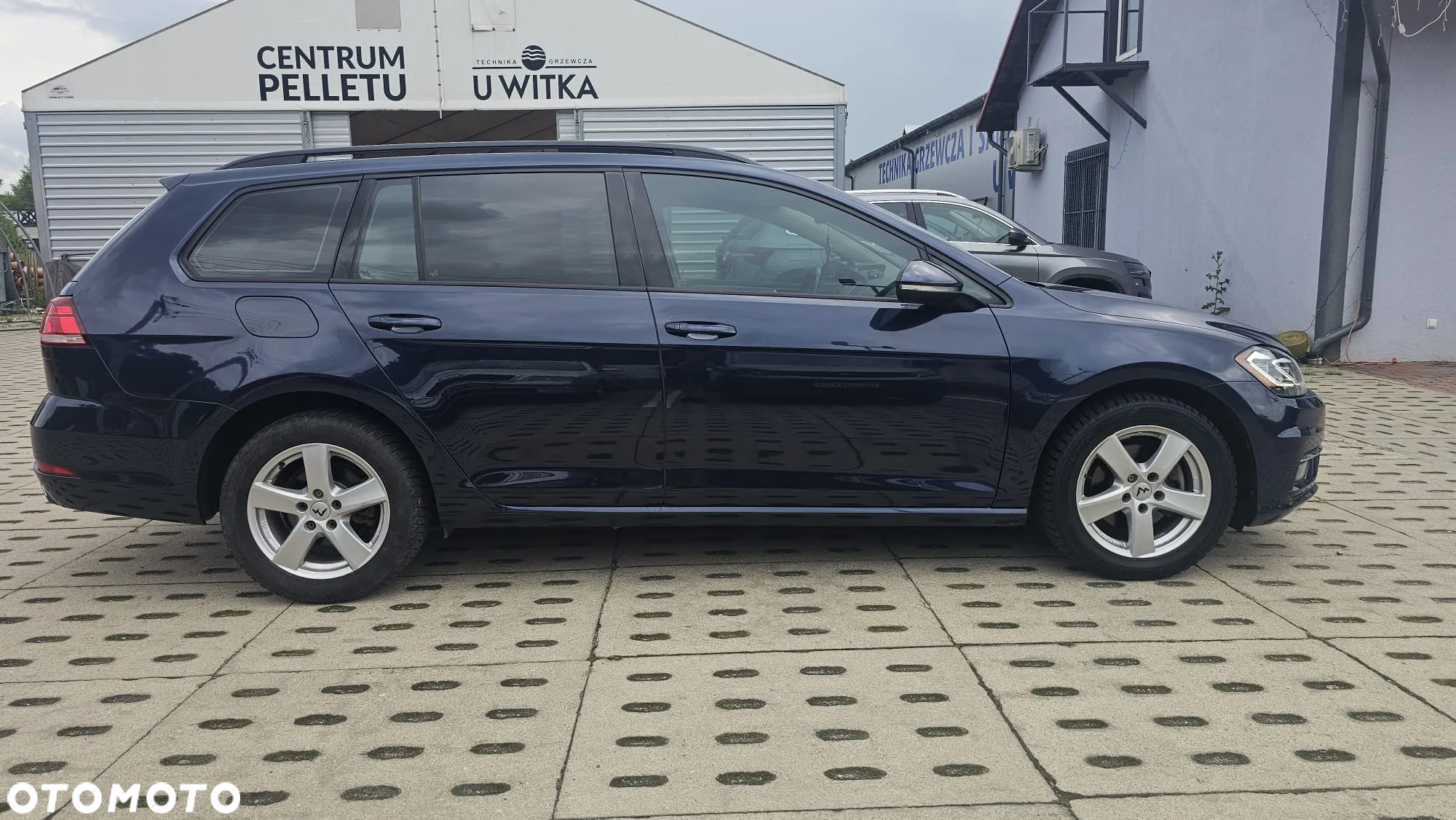 Volkswagen Golf - 2