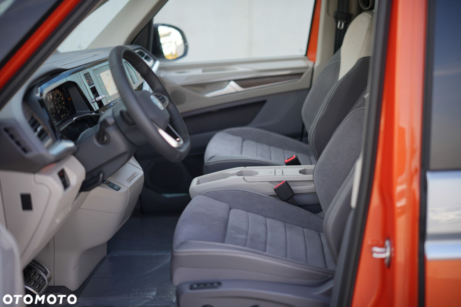 Volkswagen Multivan - 12