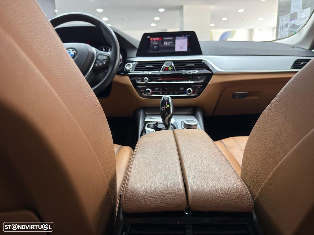 BMW 520 d Line Luxury Auto - 37