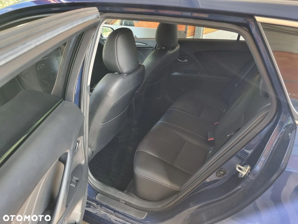 Toyota Avensis 2.0 D-4D Prestige - 12