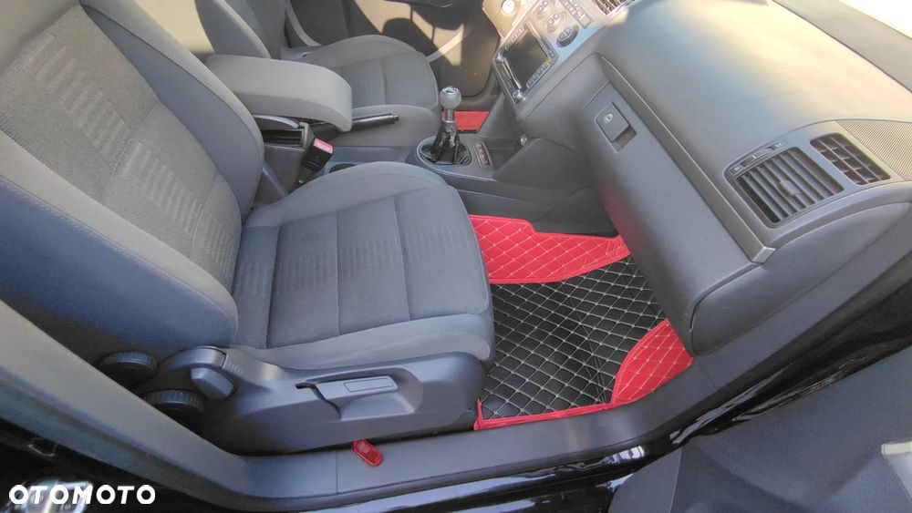 Volkswagen Touran 2.0 TDI DPF Highline - 20