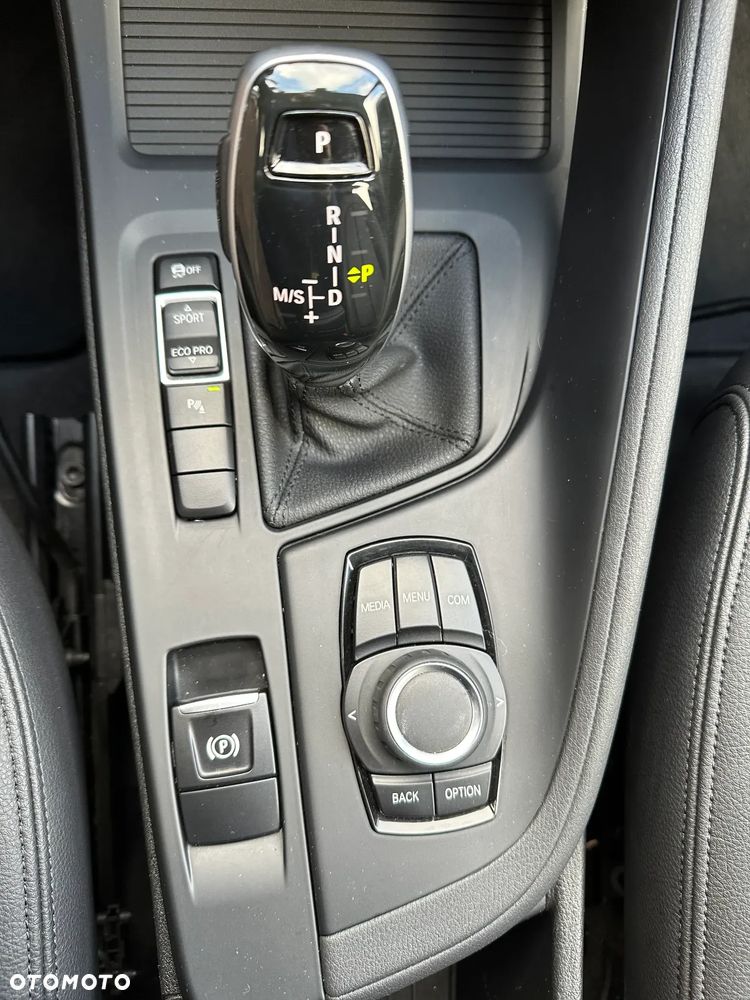 BMW X1 sDrive18i Advantage - 16