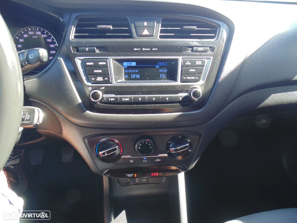 Hyundai i20 1.1 CRDi Access Plus - 26