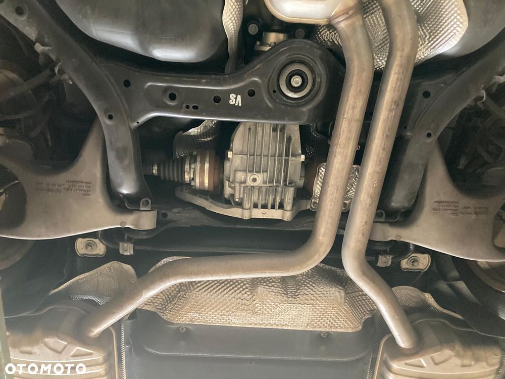 Audi A8 4.2 FSI L Quattro - 38