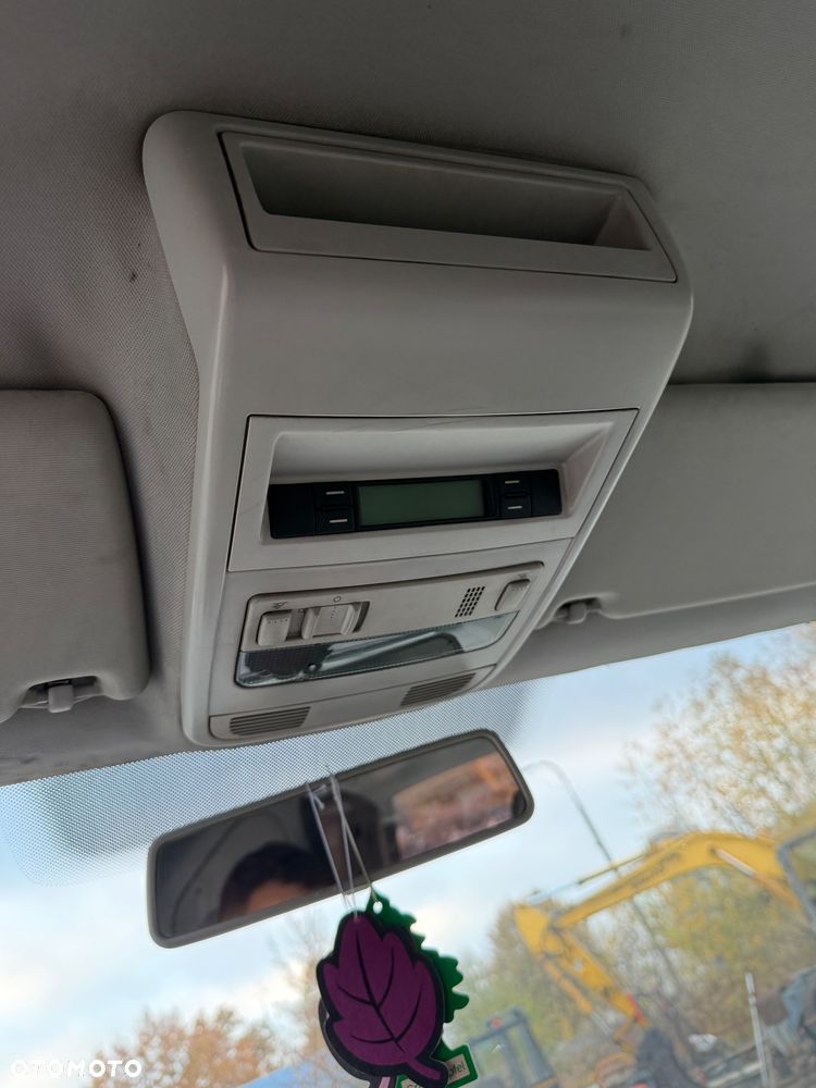 Volkswagen Transporter - 22