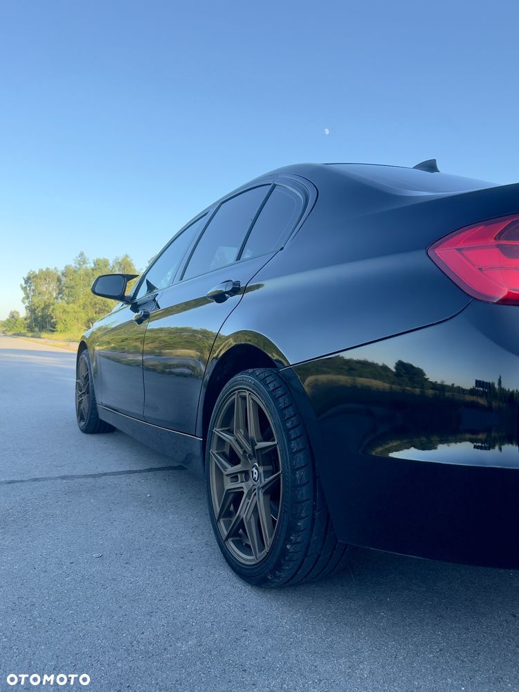 BMW Seria 3 318d Blue Performance Sport Line - 10