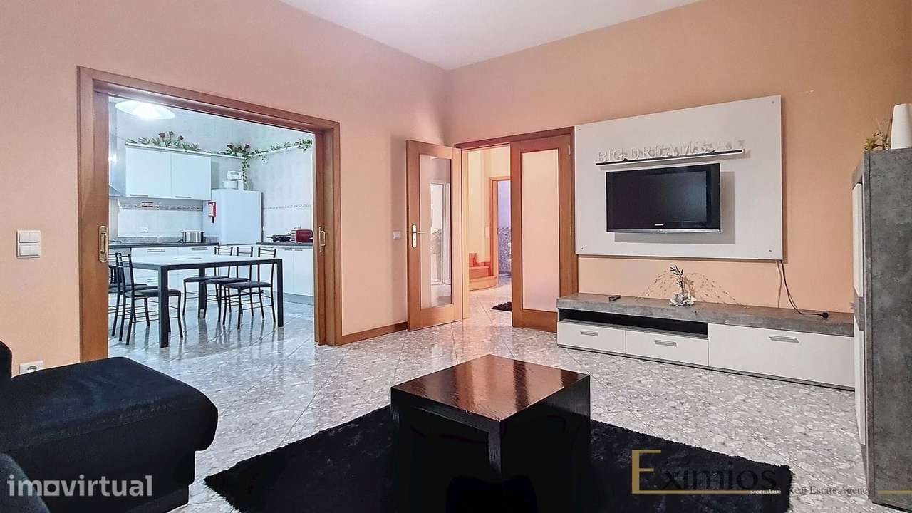 Prédio misto, em propriedade horizontal, em Rio Mau - Grande imagem: 2/42