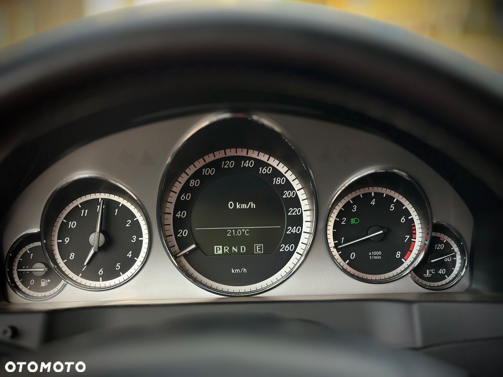 Mercedes-Benz Klasa E 200 CGI BlueEFFICIENCY Automatik Avantgarde - 30